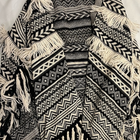 Figue- Formentera Shawl, OS - Picture 2 of 3